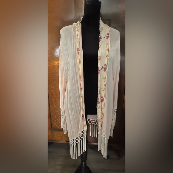 Z&L Europe Boutique Boho Peace Kimono w/ Patchwork Detailing & Fringe ✌🏼☮️🕊️ - Picture 15 of 15